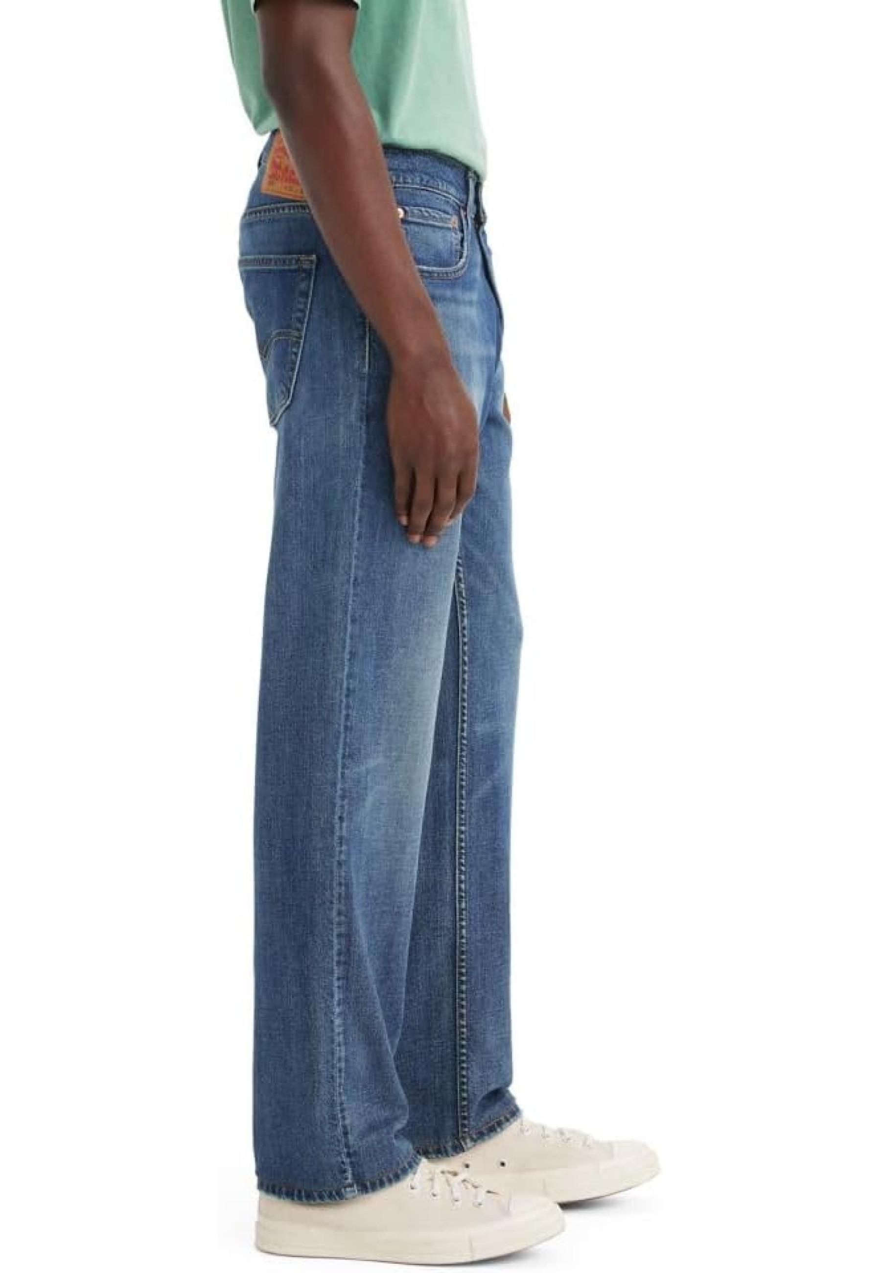 Образ з джинсами Levi's 559 Relaxed Straight Fit Mystery Man та Merrell кросівками 2026