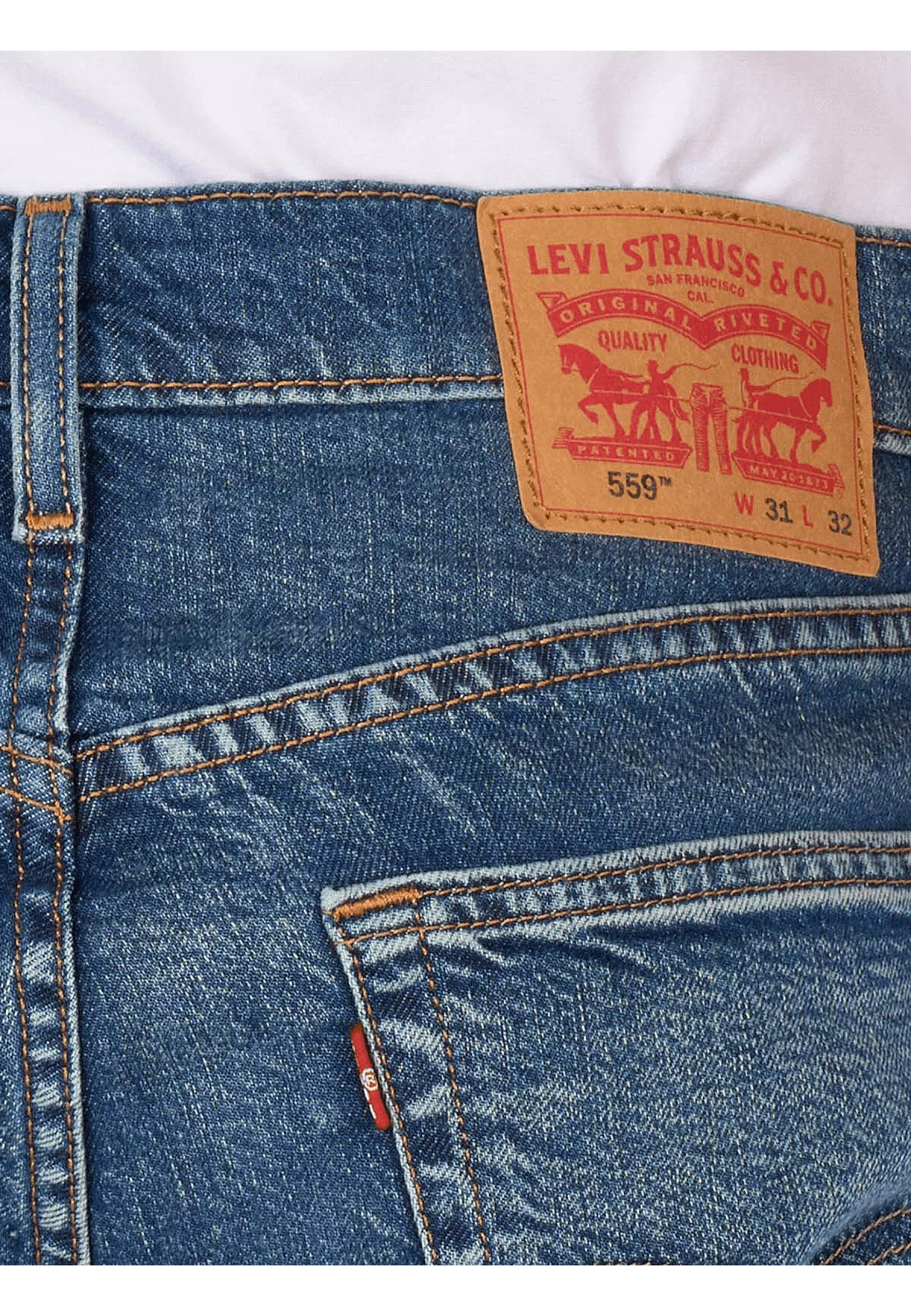 Образ з джинсами Levi's 559 Relaxed Straight Fit Mystery Man та Merrell кросівками 2026