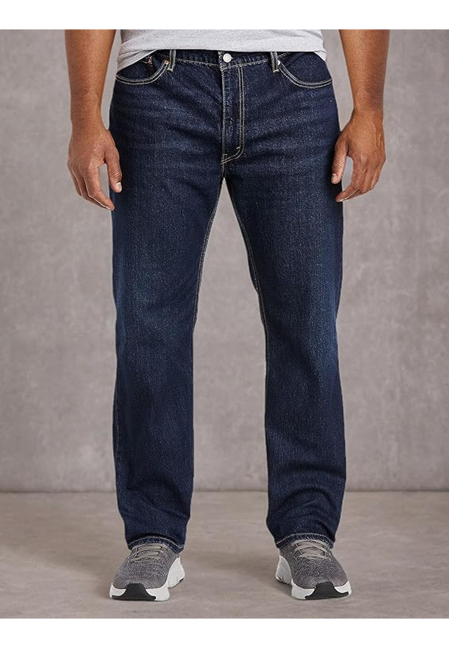 Чоловічі джинси Levi's 559 Nail Loop Knot темно-синього кольору на моделі