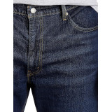 Чоловічі джинси Levi's 559 Nail Loop Knot темно-синього кольору на моделі