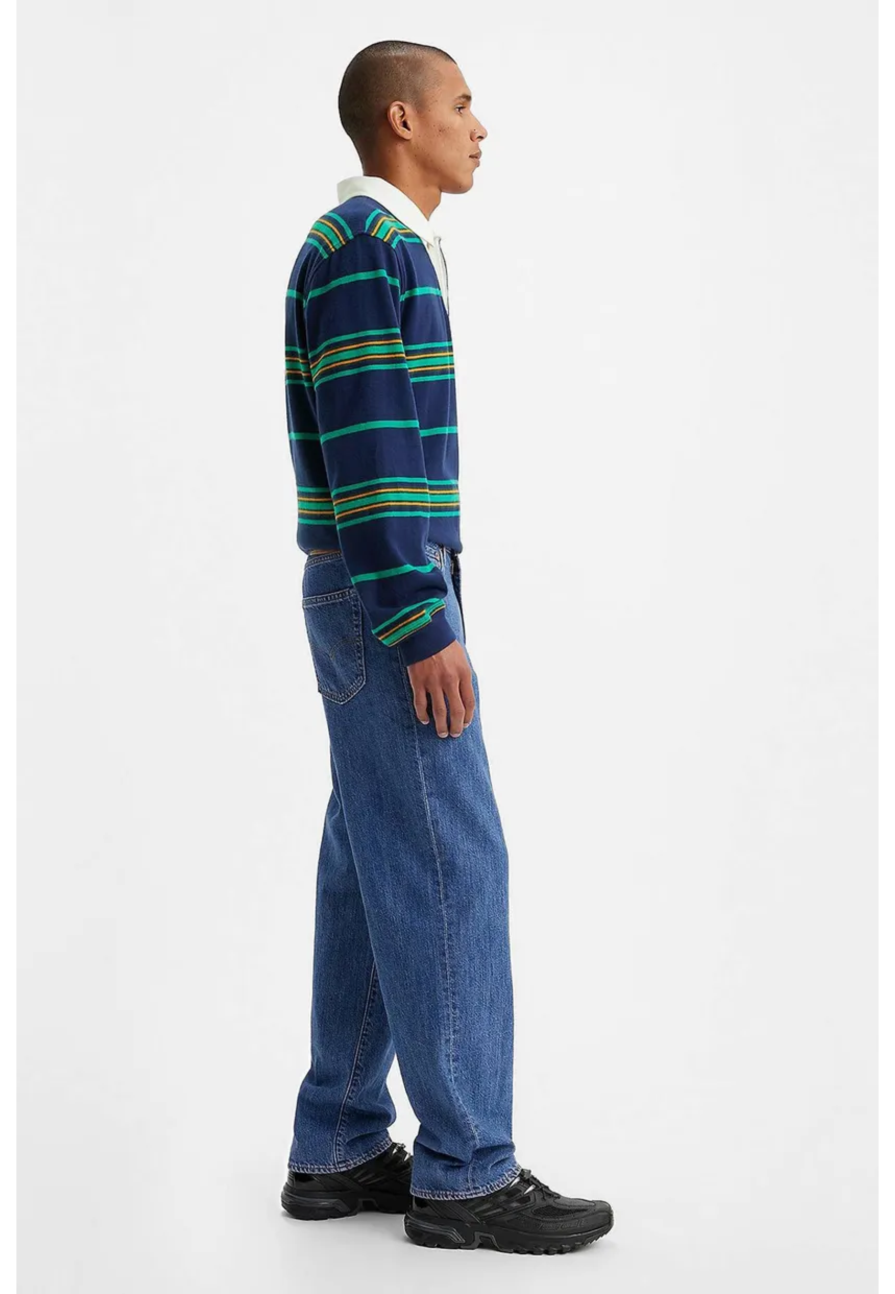 Outfit with Levi's 568 Loose Linen+ Denim Jeans Tailored Scholar on summer walk 2026