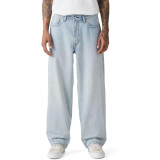 Чоловічі джинси Levi's 578 Baggy Fit у кольорі Bag Secured з oversize футболкою та кросівками