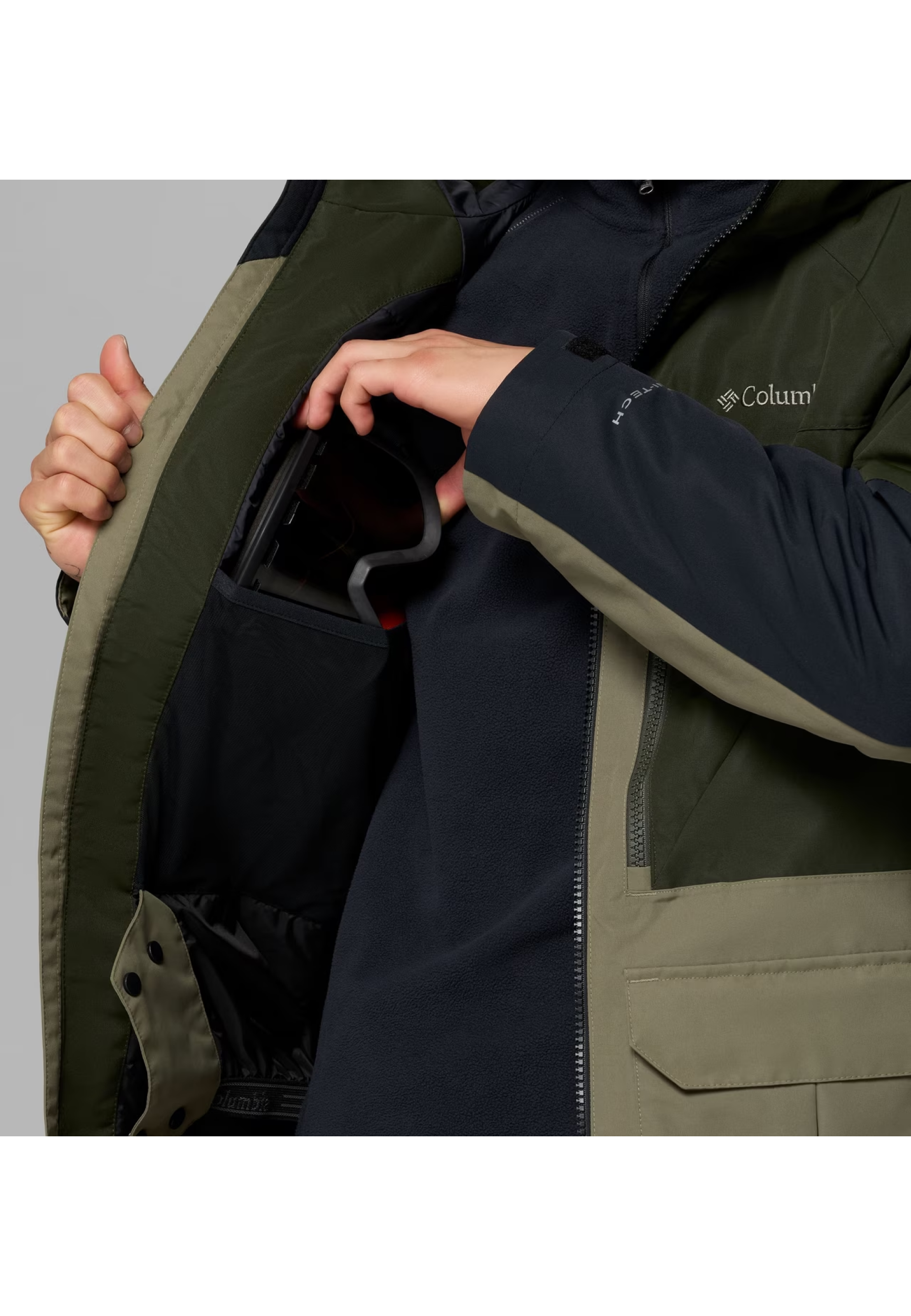 Outfit with Columbia Coreshot Ski Jacket Stone Green on the slopes 2026