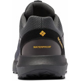 Образ с кроссовками Columbia Trailstorm Waterproof Wide Dark Grey/Bright Gold на мокрой горной тропе 2026