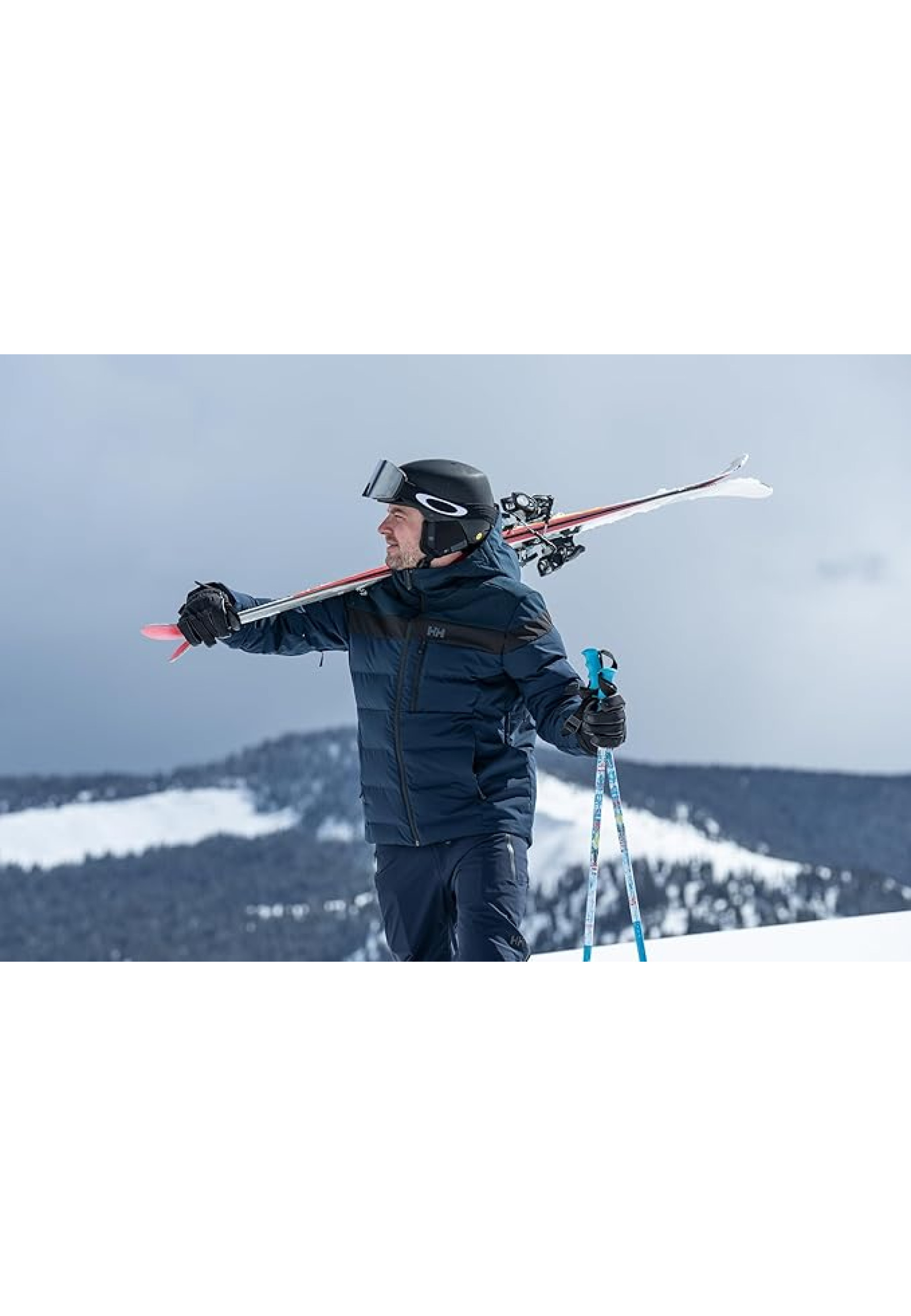 Образ с курткой Helly-Hansen Bossanova Puffy Jacket Navy Heather и джинсами для outdoor стиля 2026