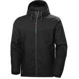Helly Hansen Oxford Winter Jacket Black на моделі в зимових умовах з функціональними деталями