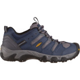 Образ з кросівками KEEN Koven WP Men Blue/Grey та джинсами для активного стилю 2026