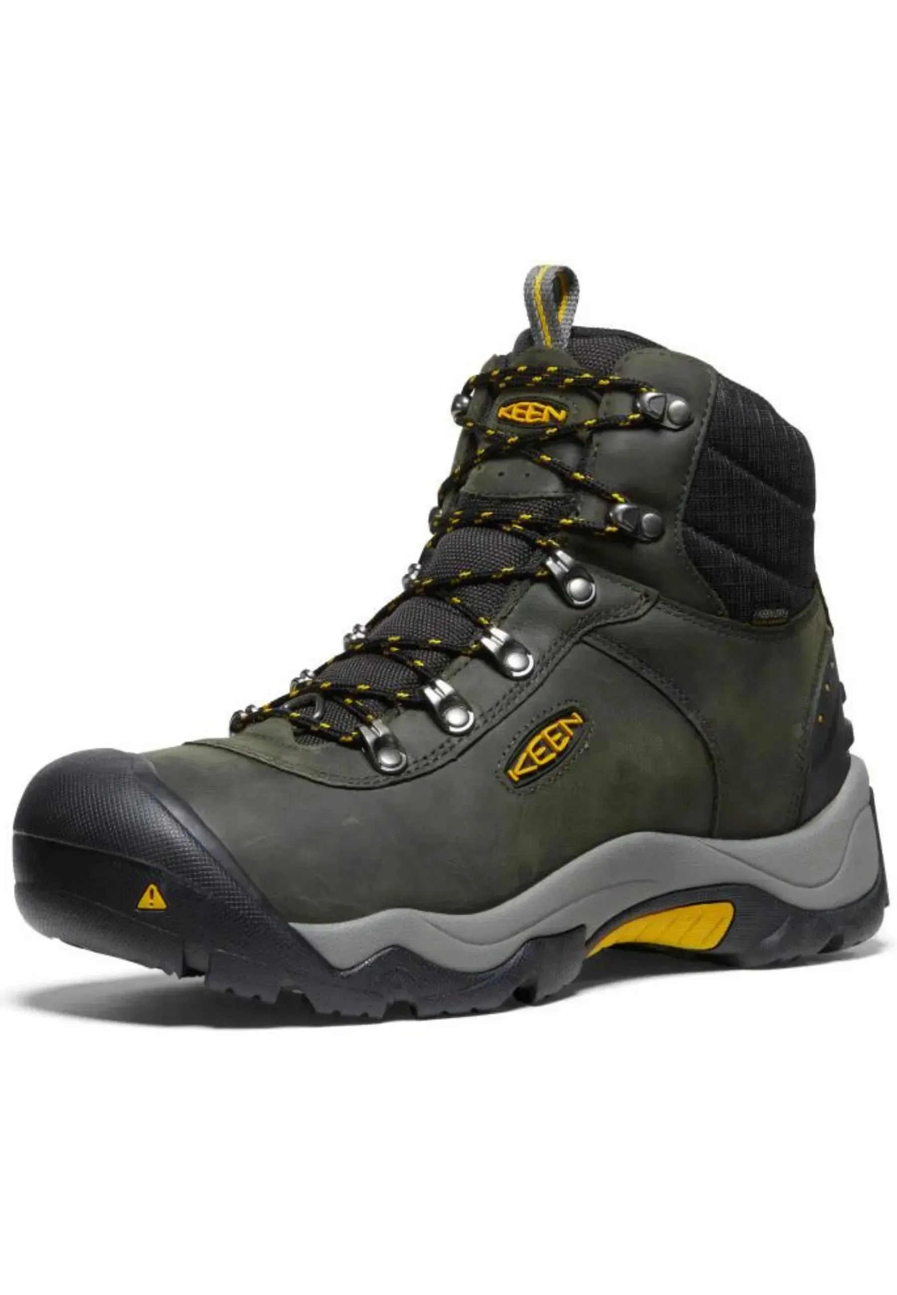 Hiking outfit with KEEN Revel III Mid Waterproof Magnet/Tawny Olive boots in mountains 2026
