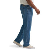 Lee Men's Legendary Regular Straight Jean Henderson in casual everyday look