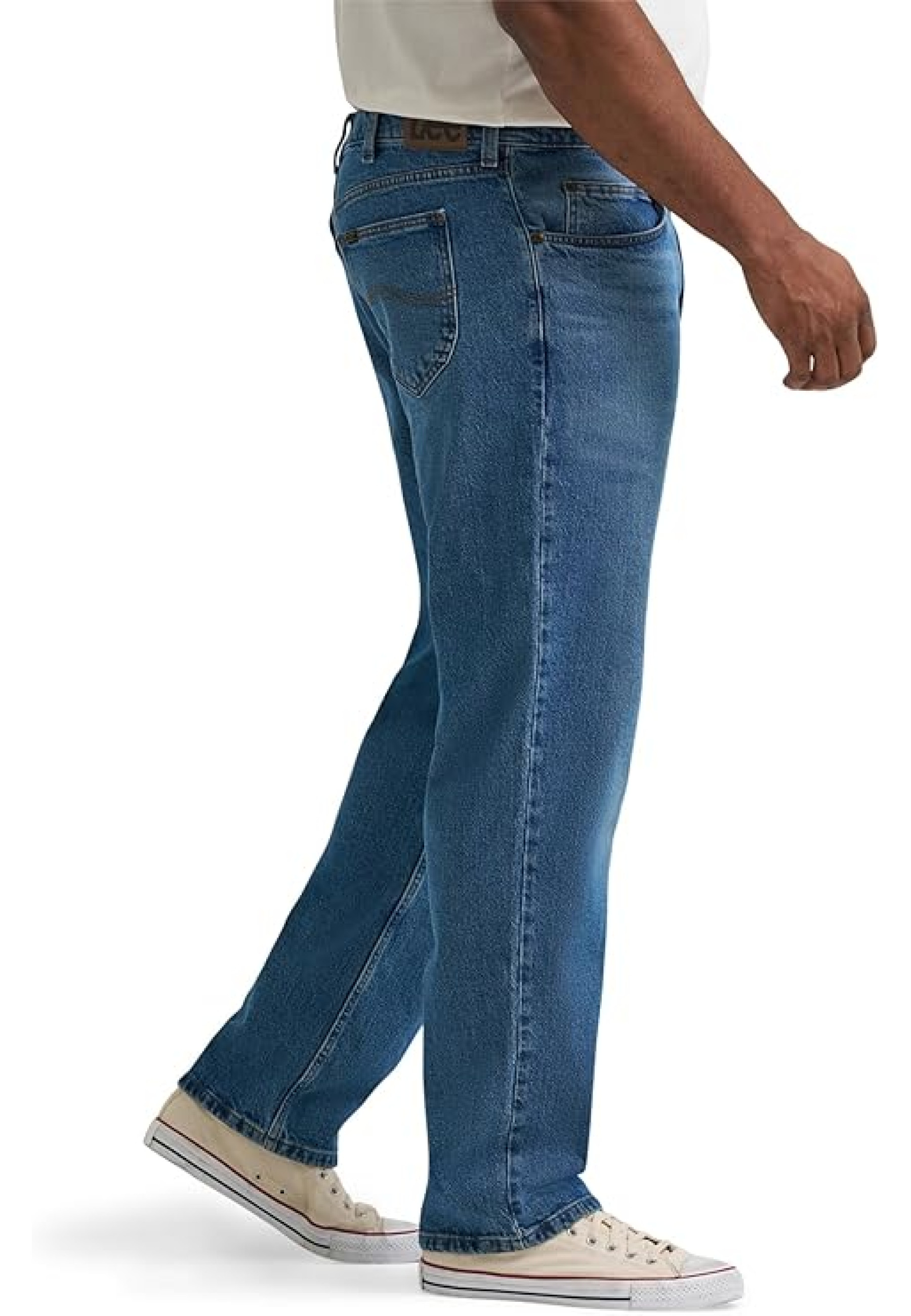 Lee Men's Legendary Regular Straight Jean Henderson in casual everyday look