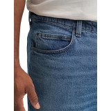 Lee Men's Legendary Regular Straight Jean Henderson in casual everyday look