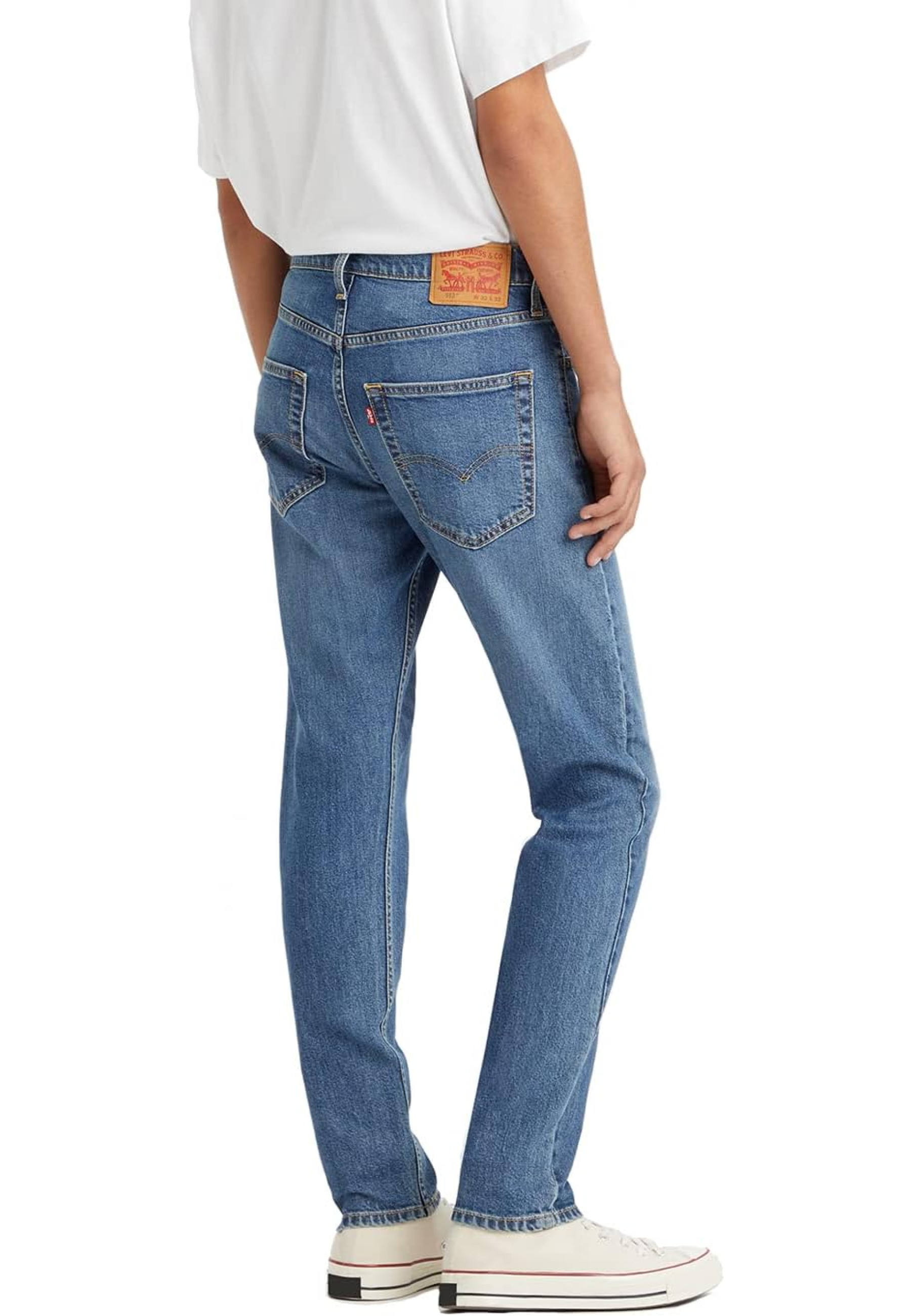 Образ з джинсами Levi's 512 Slim Taper Fit Just Kickin' It на міській прогулянці 2026
