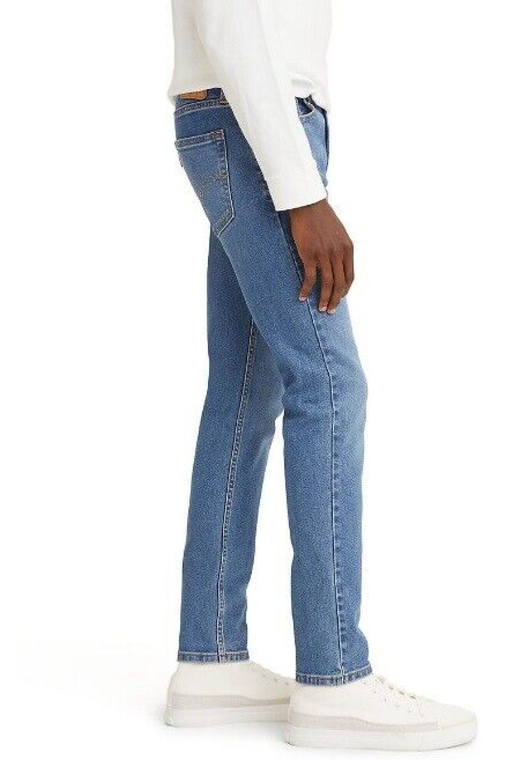 Образ з джинсами Levi's 512 Slim Taper Fit Kota Mid на міській прогулянці 2026