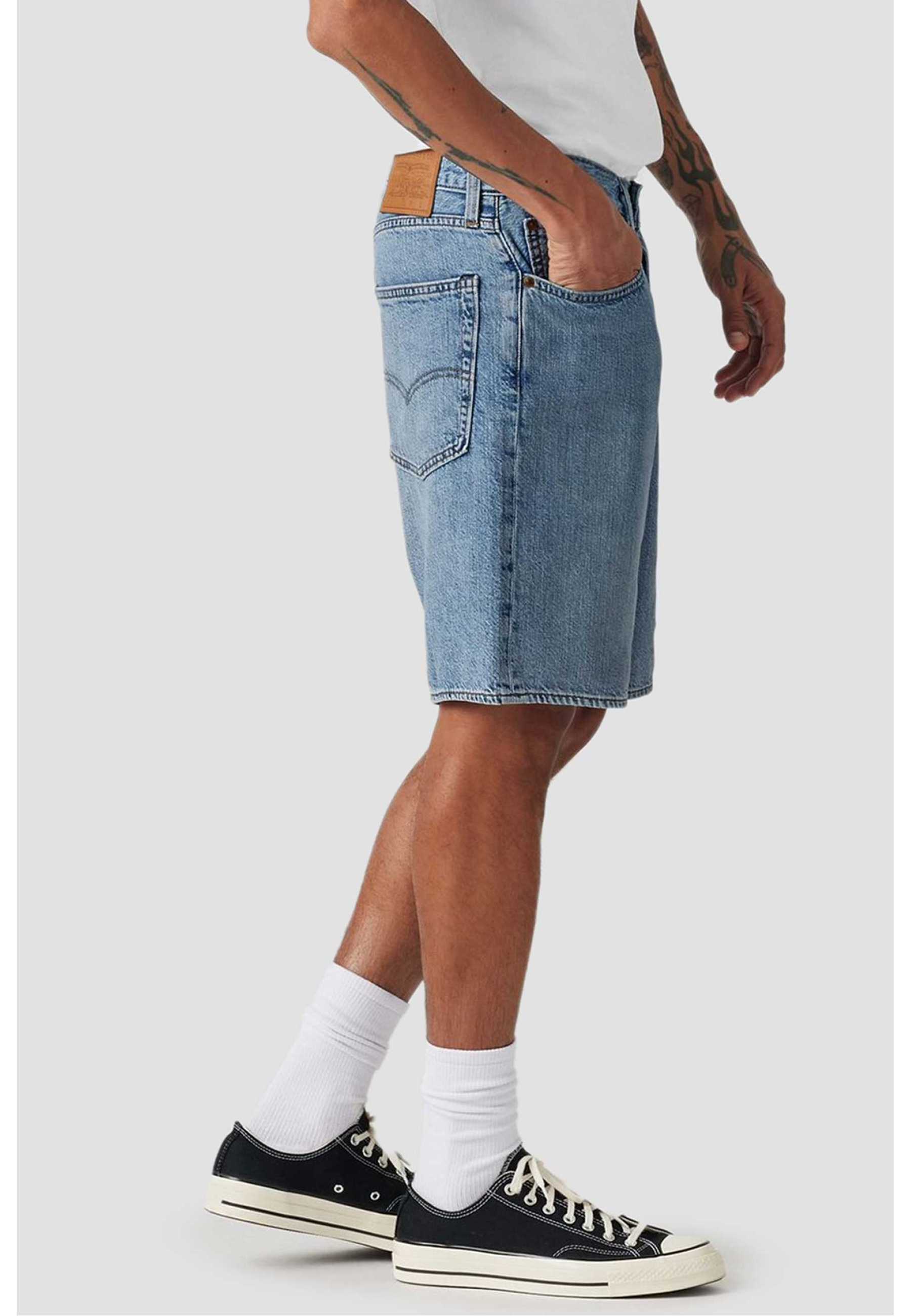 Мужские шорты Levi's 468 Loose 9" Light Jog в активном летнем образе