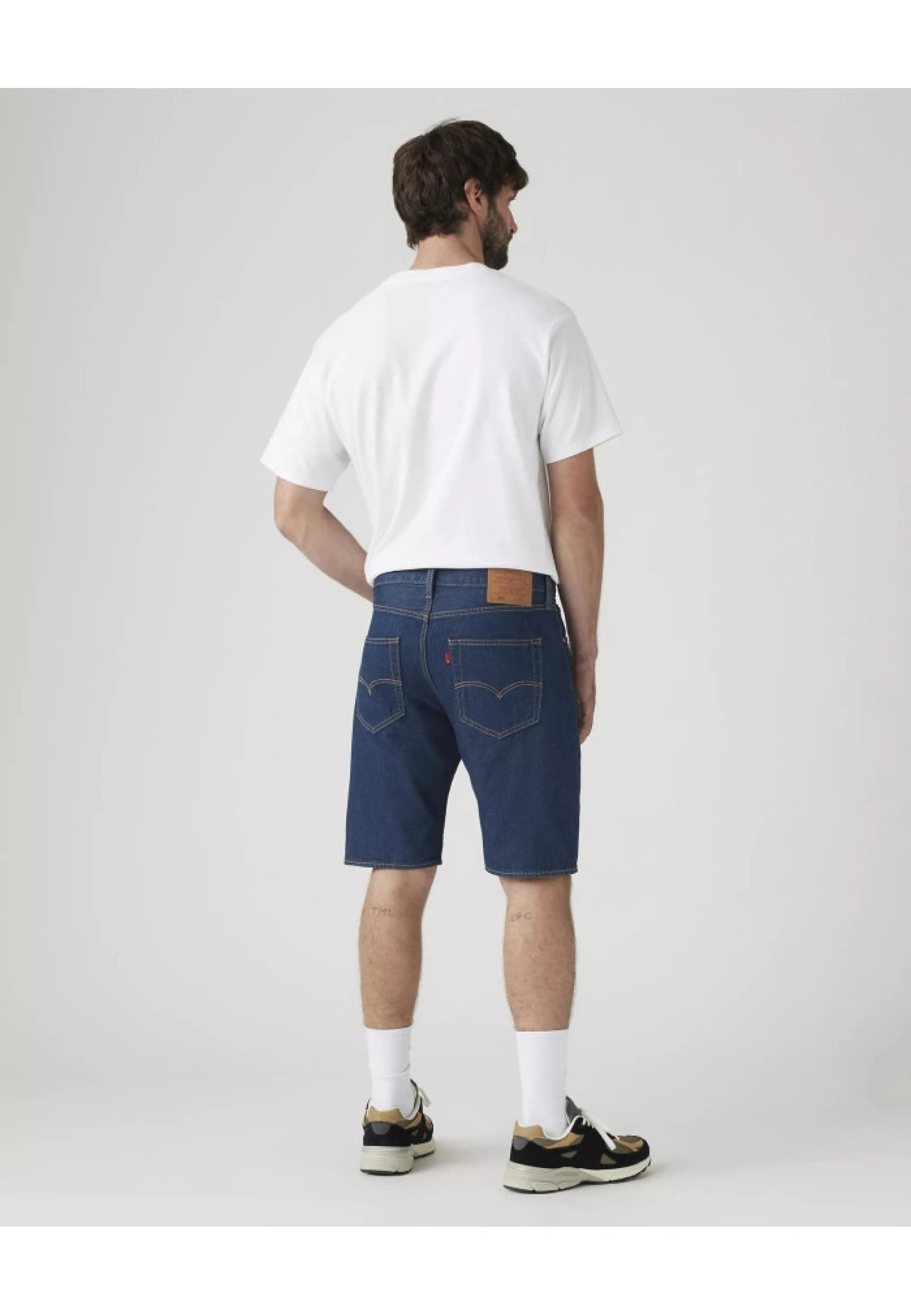 Мужские шорты Levi's 501 Original Fit Lightweight 9" Late Edition в повседневном образе