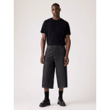 Образ с джинсовыми шортами Levi’s Twisted Baggy CAPRI Twist And Sew на летней прогулке 2026