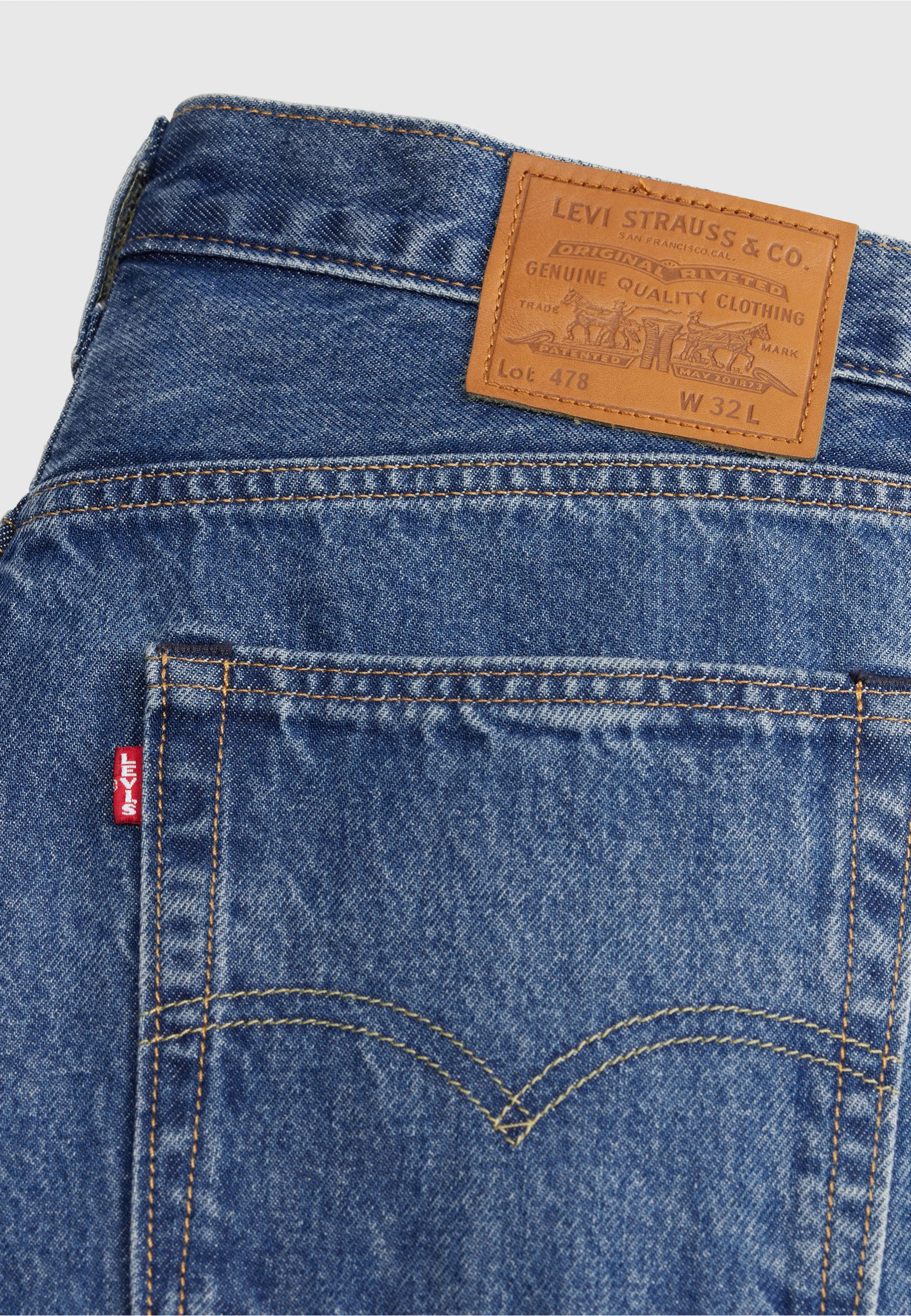 Образ с джинсовыми шортами Levi's 478 Baggy Capri Song Of The Year на летней прогулке 2026