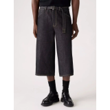 Образ с джинсовыми шортами Levi’s Twisted Baggy CAPRI Twist And Sew на летней прогулке 2026