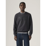 Чоловіча толстовка Levi's Standard Graphic Crewneck Bison Phantom Black у повсякденному образі