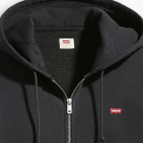 Чоловіча толстовка Levi's Zip-up Hoodie Mineral Black у повсякденному образі з джинсами
