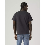Levi's Relaxed Fit Short-sleeve Graphic T-shirt Black Style #161432181 у повсякденному образі з джинсами