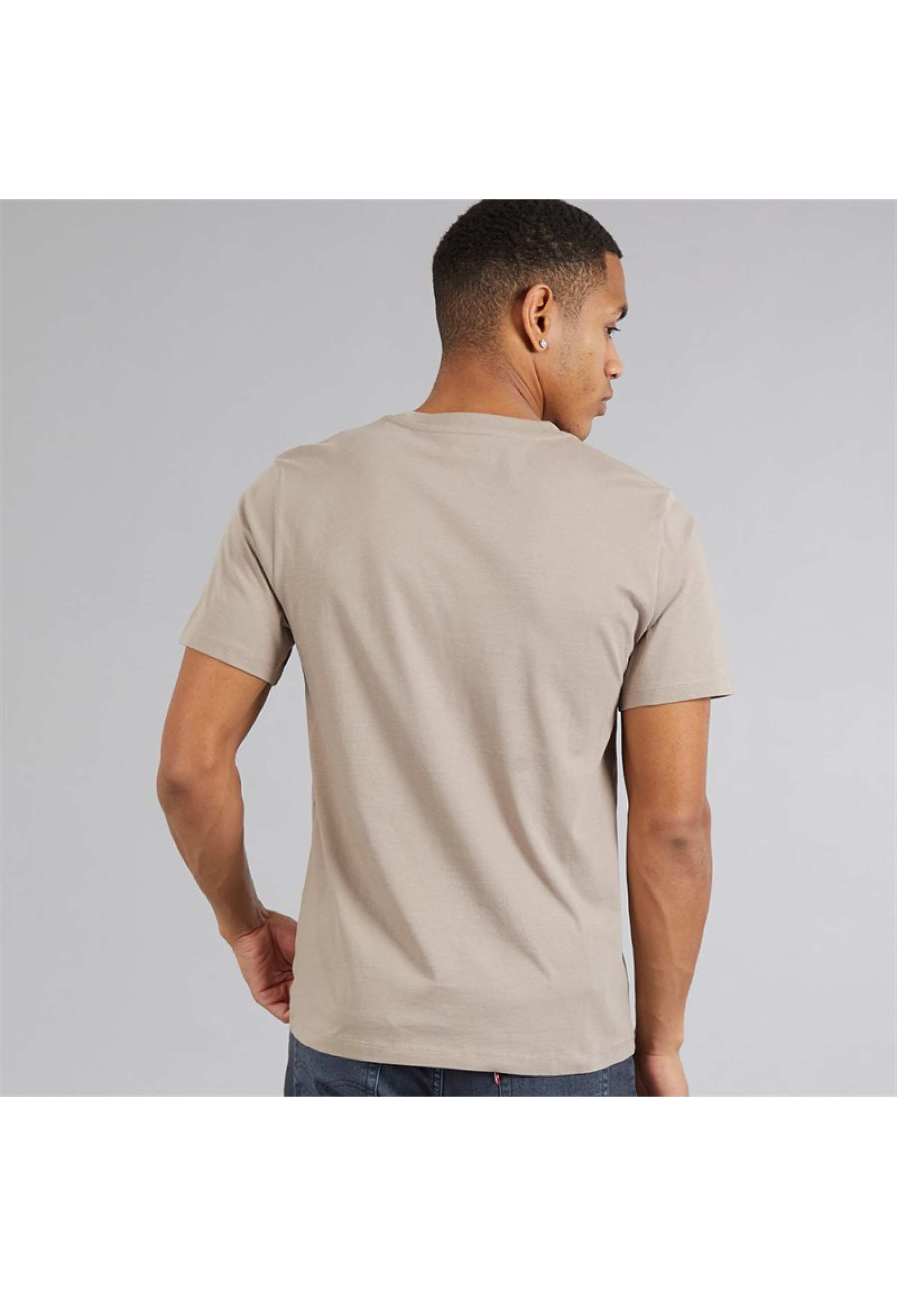 Чоловіча футболка Levi's Classic Pocket T-shirt у кольорі Fungi White