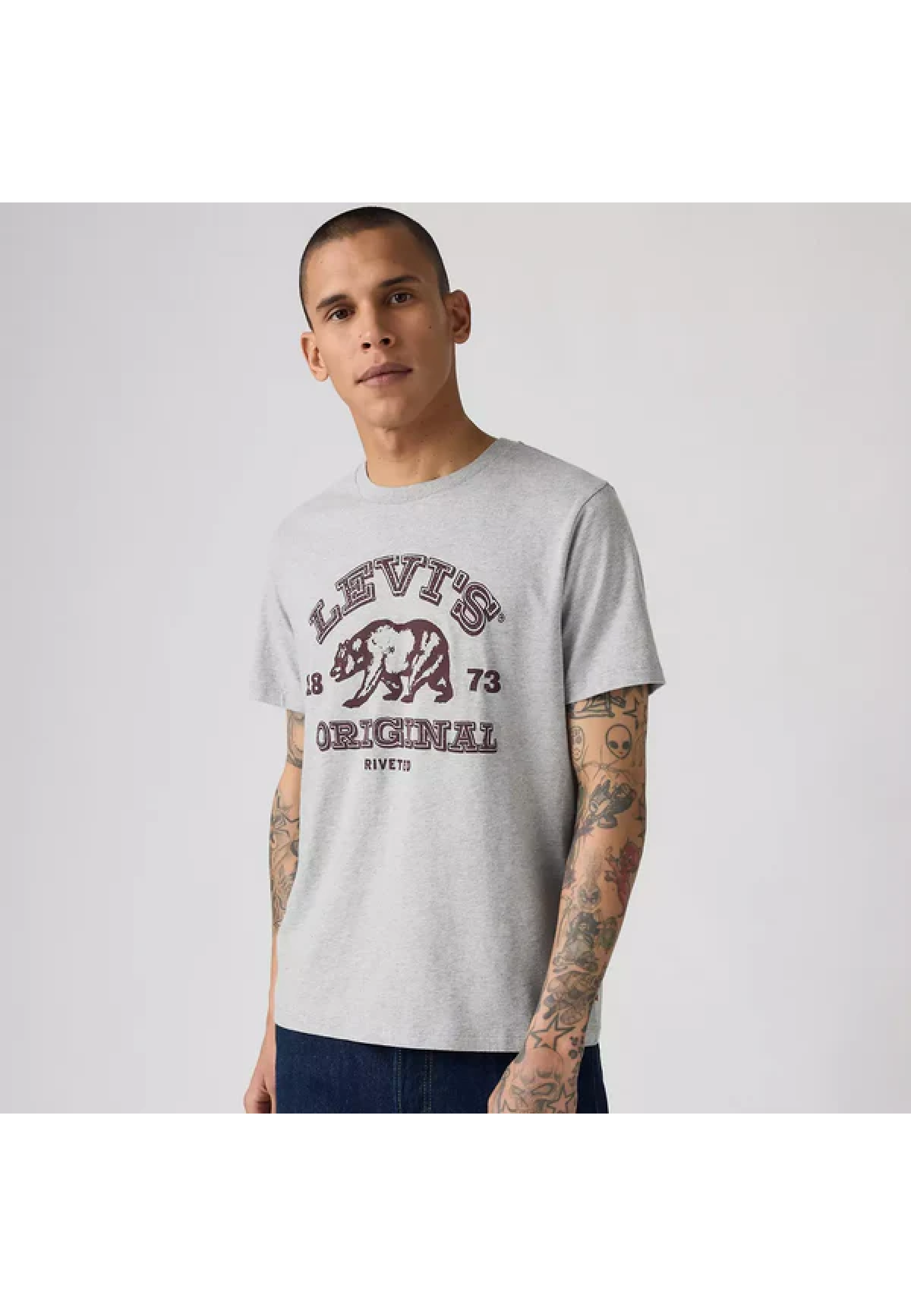 Чоловіча футболка Levi's Classic Graphic T-shirt Heather Grey у повсякденному образі