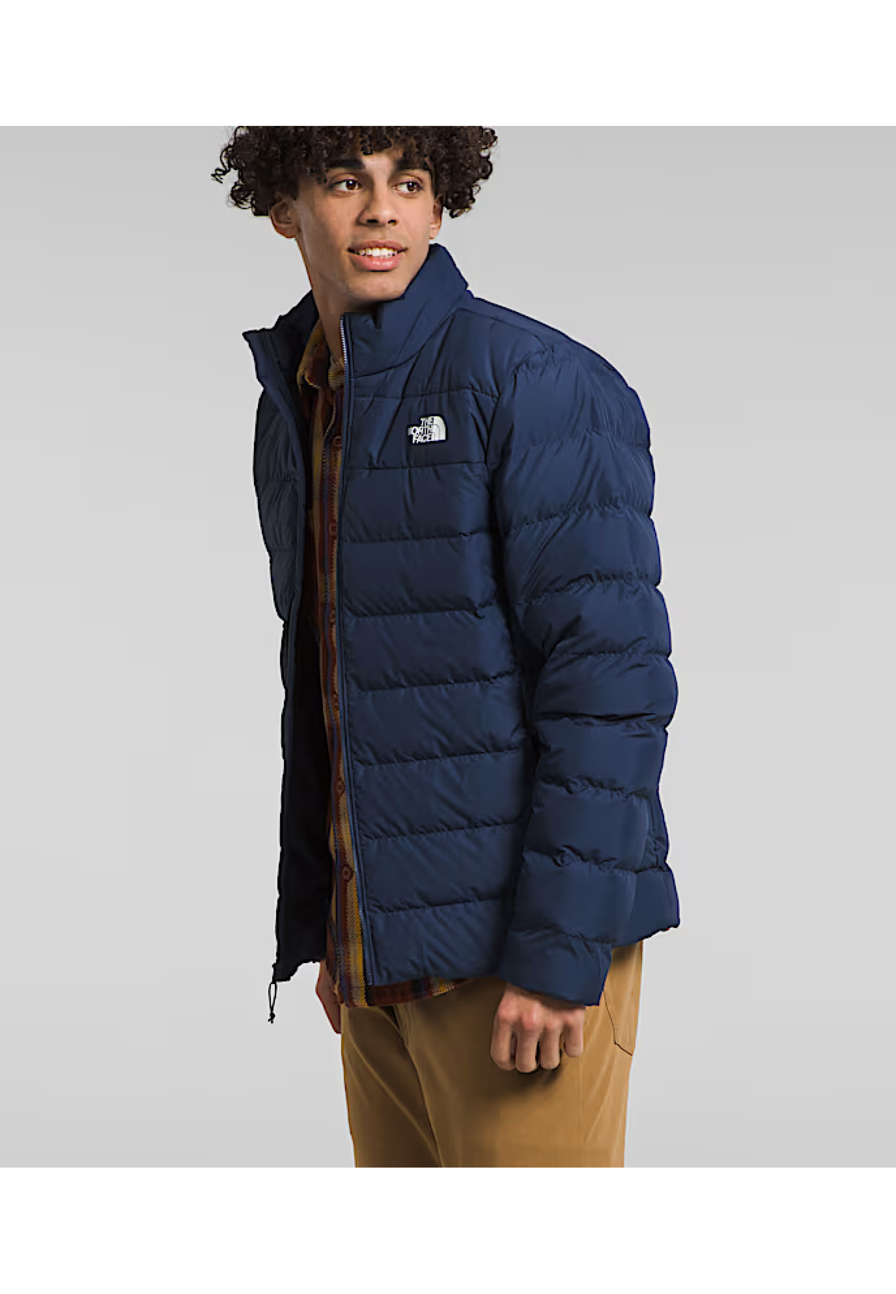Чоловіча куртка The North Face Aconcagua III Summit Navy у міському зимовому образі