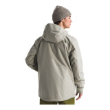 Образ с курткой The North Face Descendit Jacket Gray на горном склоне 2025