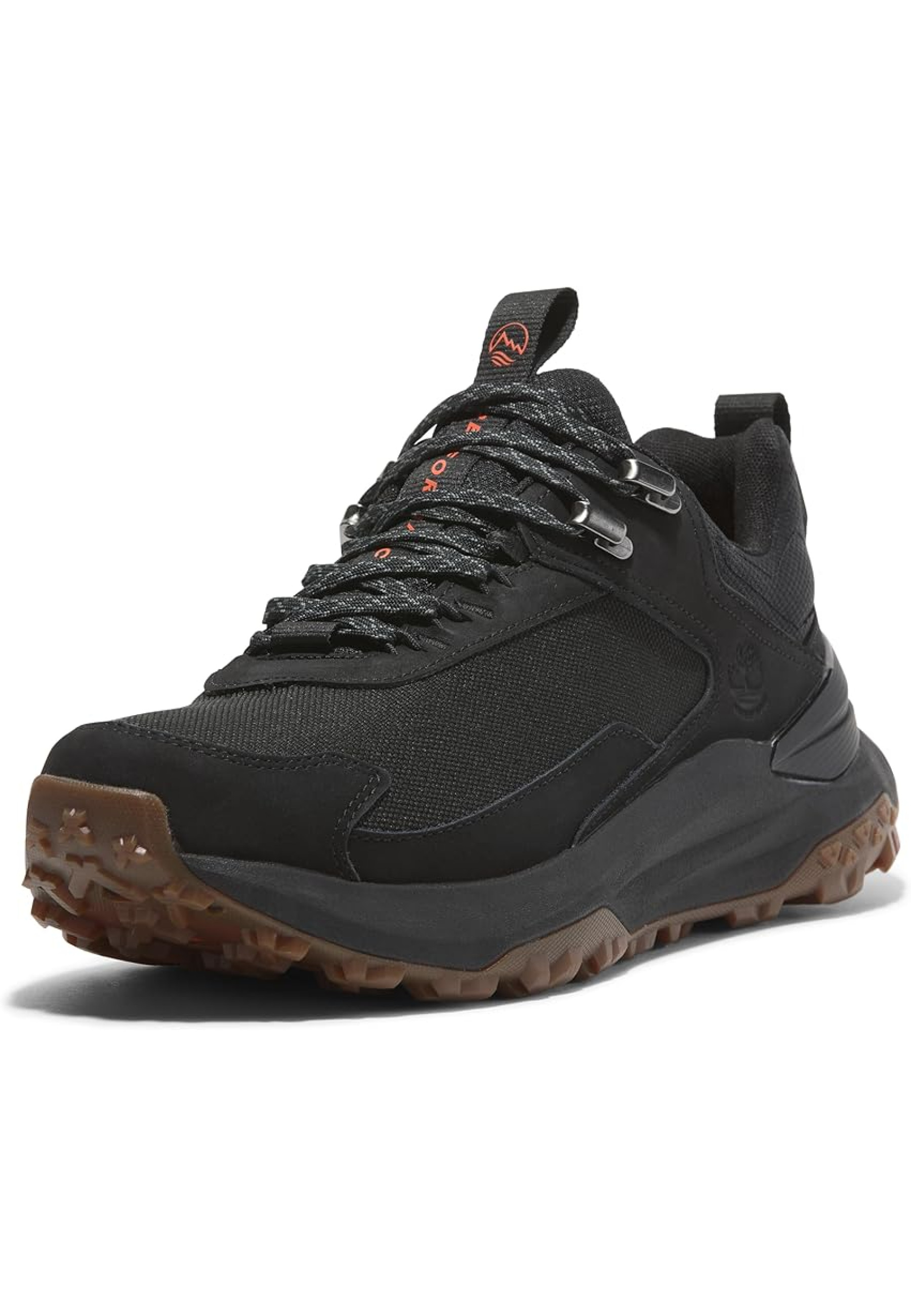 Образ з кросівками Timberland Motion Access Black Mesh на мокрій дорозі 2026