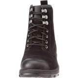 Чоловічі чоботи UGG Kirkson Fashion Boot Black Suede на моделі з джинсами великих розмірів 2026