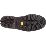 Чоловічі чоботи UGG Kirkson Fashion Boot Black Suede на моделі з джинсами великих розмірів 2026