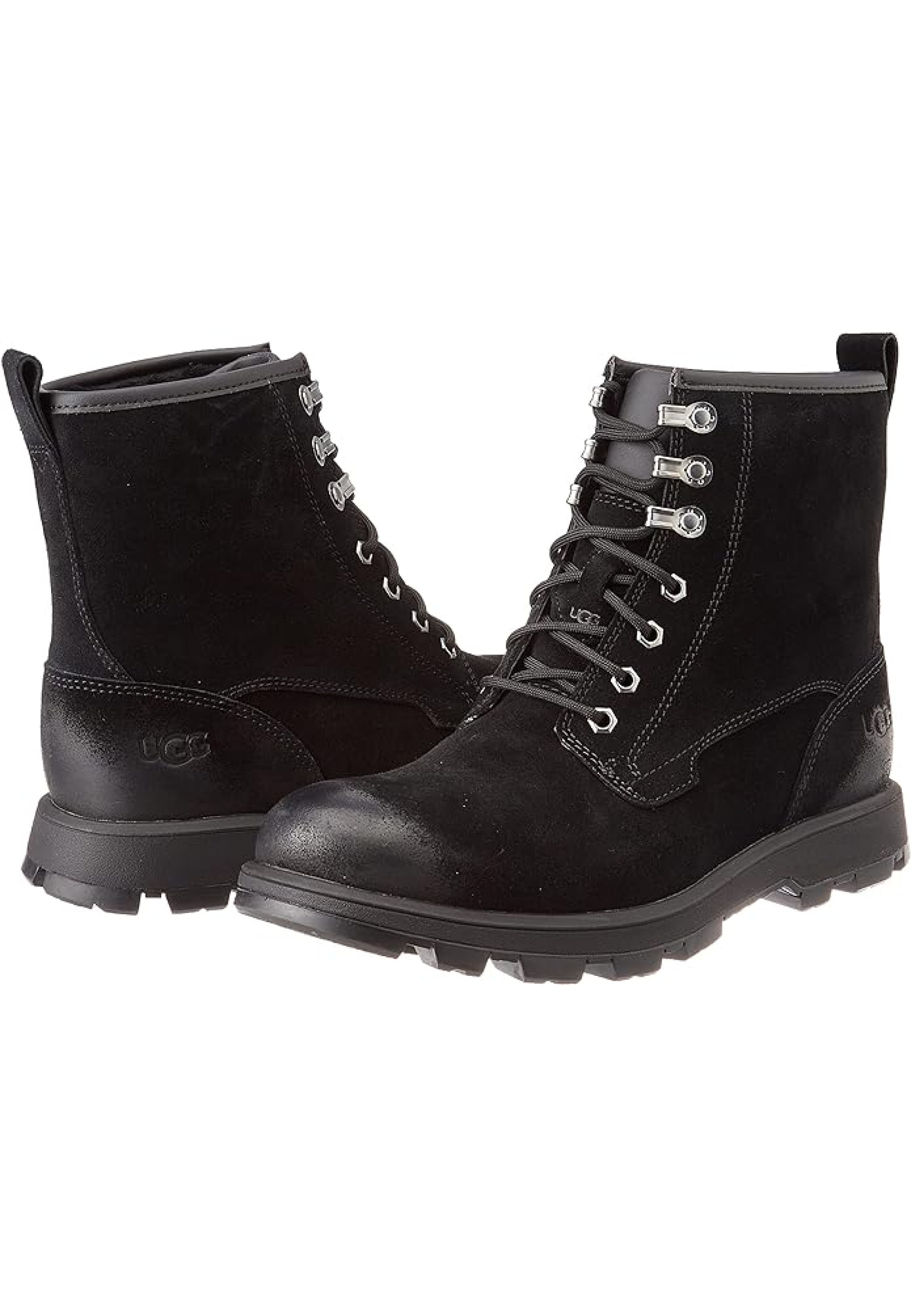 Чоловічі чоботи UGG Kirkson Fashion Boot Black Suede на моделі з джинсами великих розмірів 2026