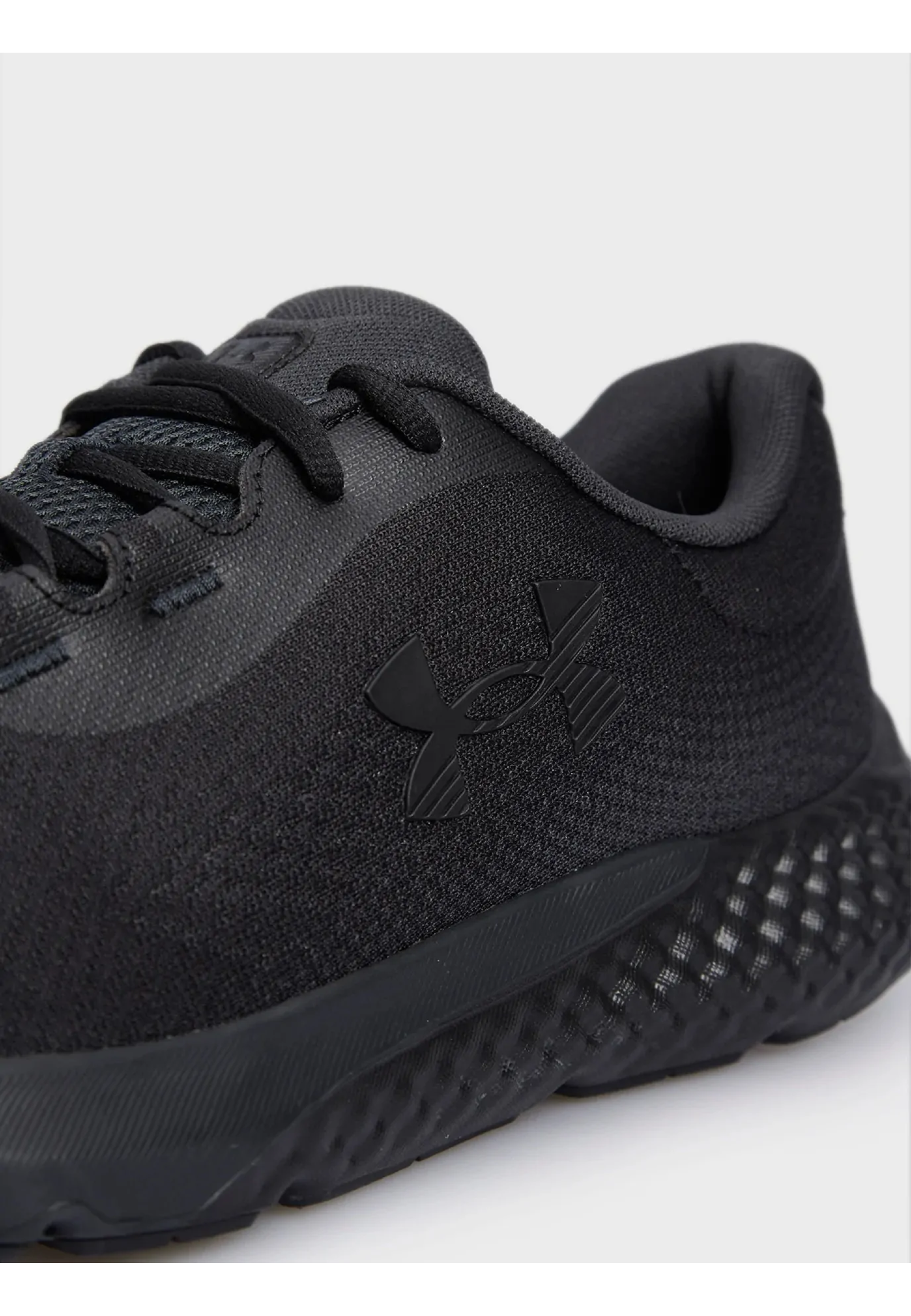 Outfit with Under Armour Charged Rogue 4 Running Shoes Black on morning run 2026