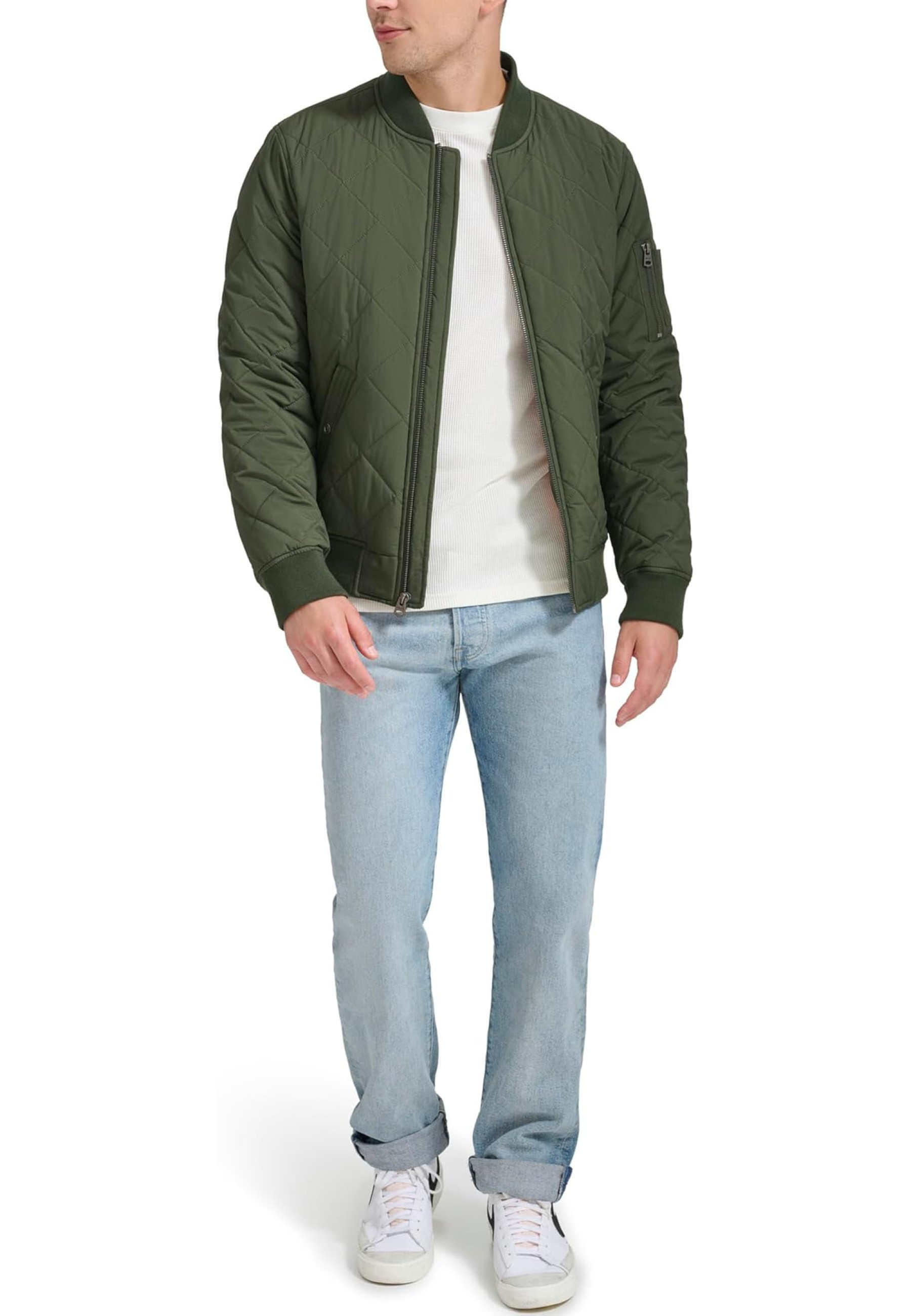 Чоловіча куртка Levi's Diamond Quilted Bomber Jacket Olive у міському образі