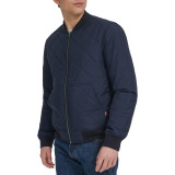 Чоловіча куртка Levi's Diamond Quilted Bomber Jacket Navy Patch Pocket у міському образі