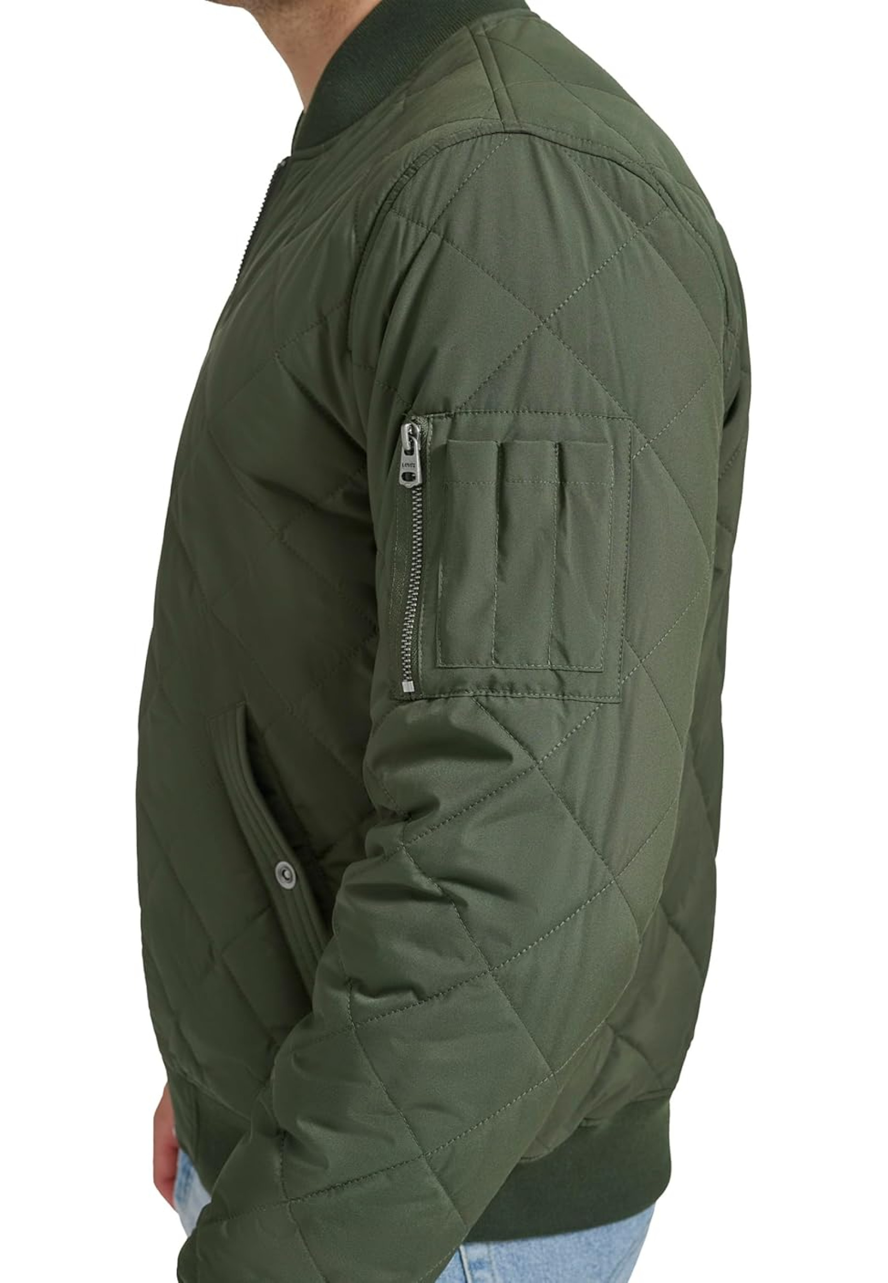 Чоловіча куртка Levi's Diamond Quilted Bomber Jacket Olive у міському образі