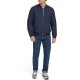 Чоловіча куртка Levi's Diamond Quilted Bomber Jacket Navy Patch Pocket у міському образі