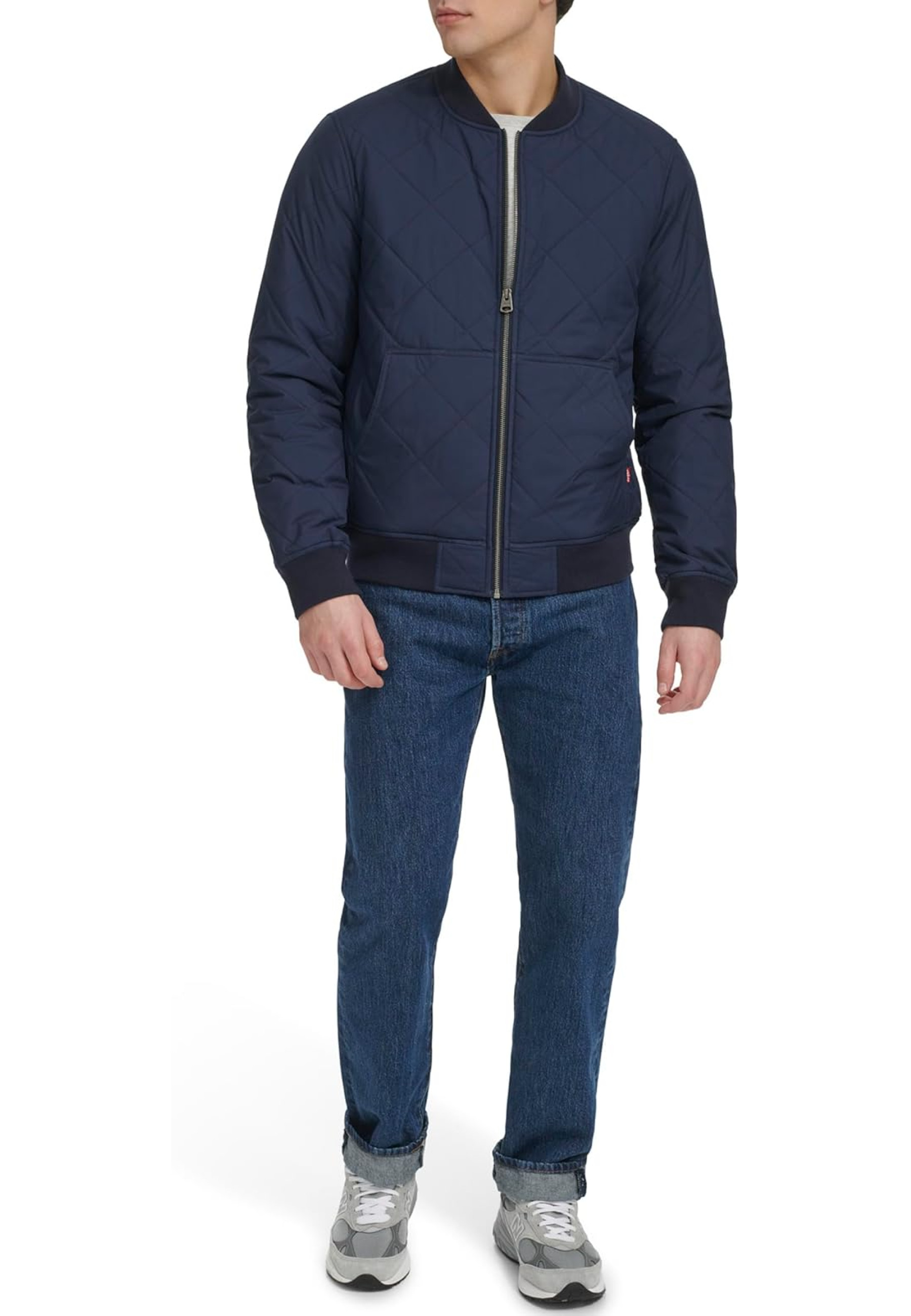 Чоловіча куртка Levi's Diamond Quilted Bomber Jacket Navy Patch Pocket у міському образі