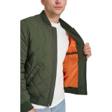 Чоловіча куртка Levi's Diamond Quilted Bomber Jacket Olive у міському образі