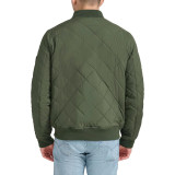 Чоловіча куртка Levi's Diamond Quilted Bomber Jacket Olive у міському образі