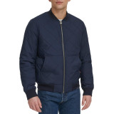 Чоловіча куртка Levi's Diamond Quilted Bomber Jacket Navy Patch Pocket у міському образі