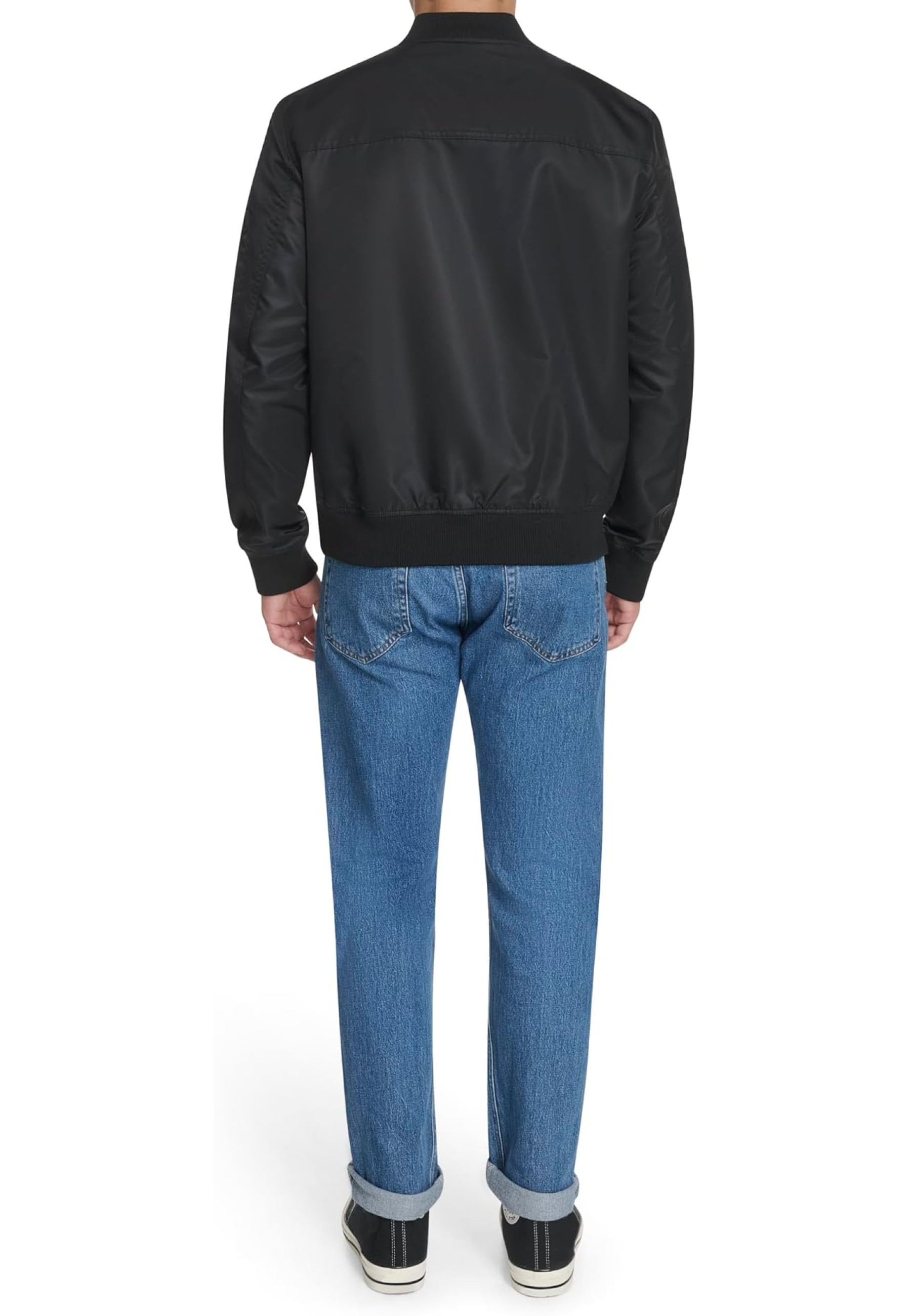 Мужской бомбер Levi's MA-1 Flight Satin Unfilled Black Classic в уличном образе