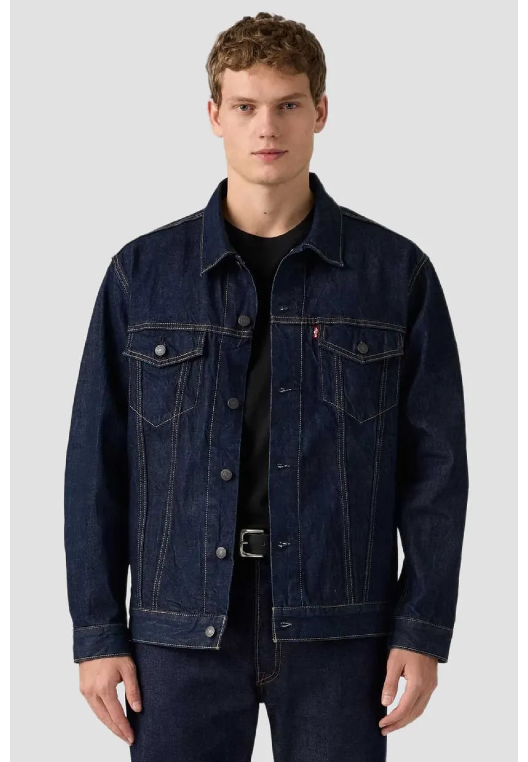 Levi's Relaxed Fit Trucker Jacket A57820083 Wash It Out Rinse Dark Wash front view