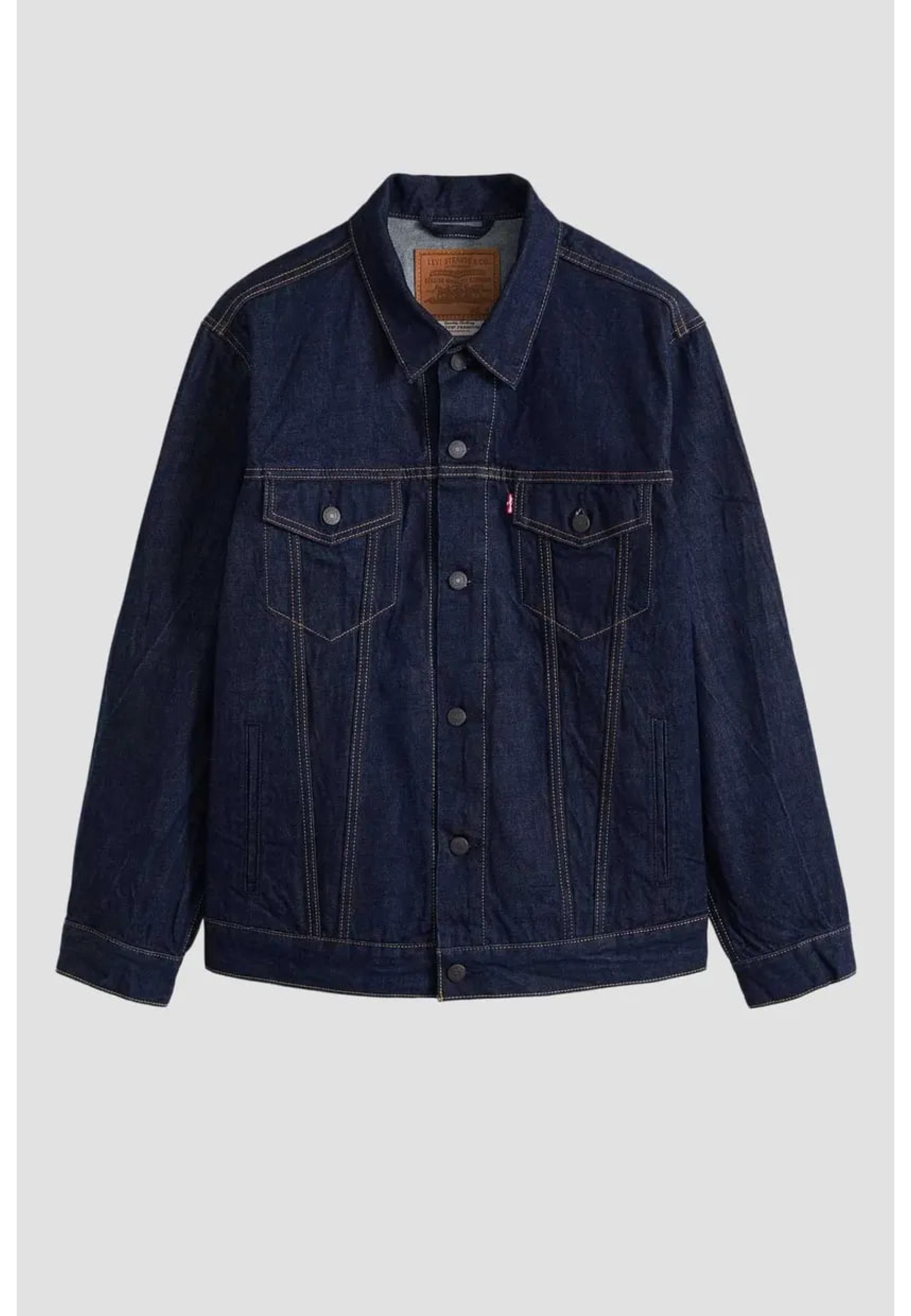 Levi's Relaxed Fit Trucker Jacket A57820083 Wash It Out Rinse Dark Wash front view