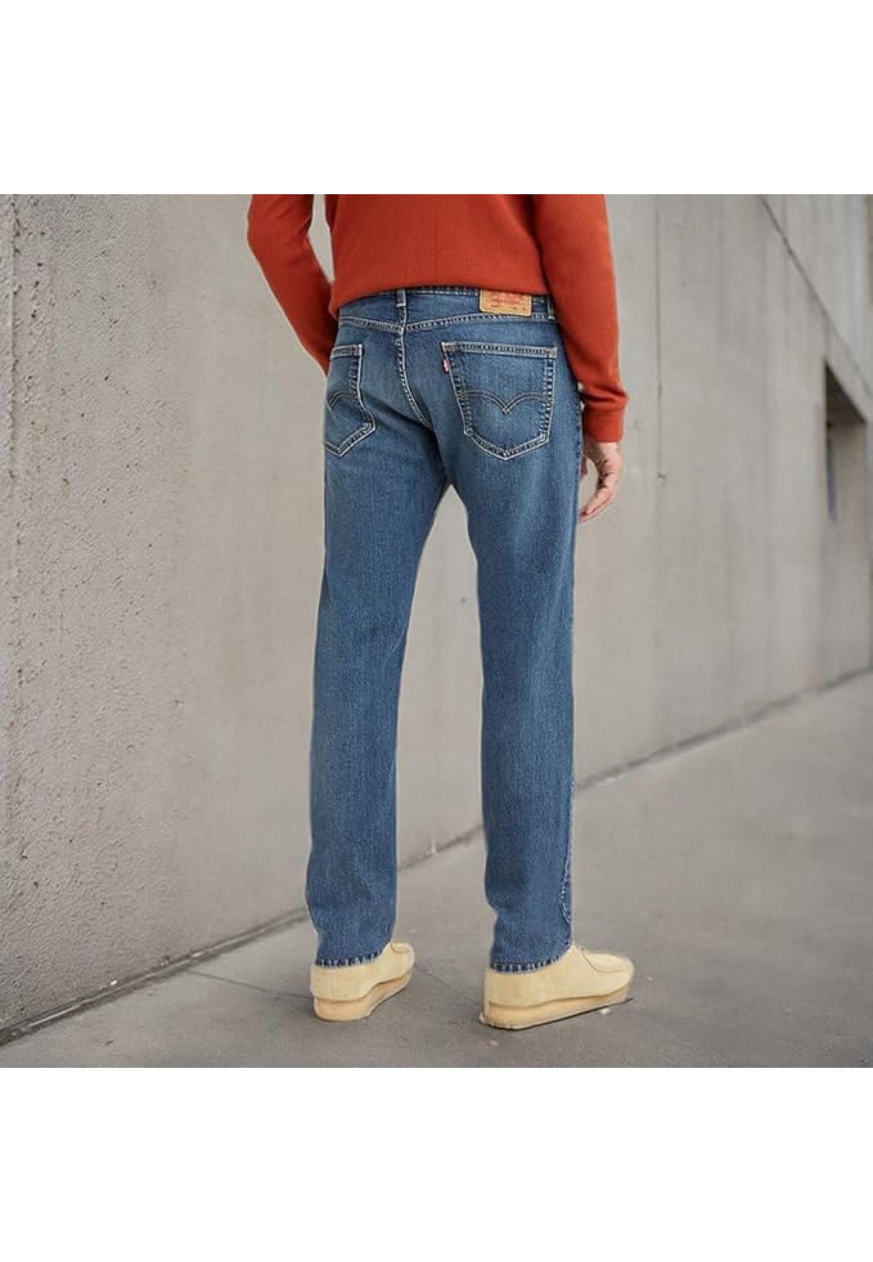 Чоловічі джинси Levi's 505 Regular Fit у кольорі Glowing Medium Indigo в повсякденному образі