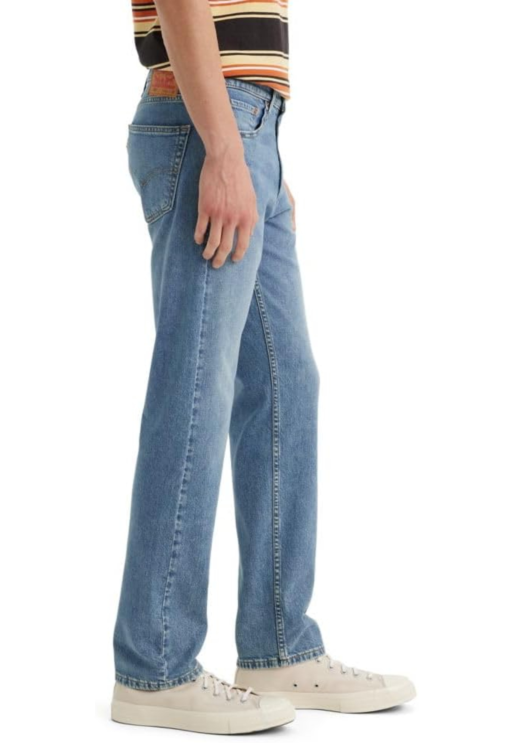 Чоловічі джинси Levi's 505 Regular Fit у кольорі Hats Off в повсякденному образі