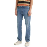 Чоловічі джинси Levi's 505 Regular Fit у кольорі Hats Off в повсякденному образі