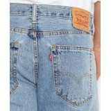 Джинси Levi's 505 Regular Fit Light Stonewash Style #00505-4834 у класичному чоловічому образі