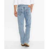 Джинси Levi's 505 Regular Fit Light Stonewash Style #00505-4834 у класичному чоловічому образі